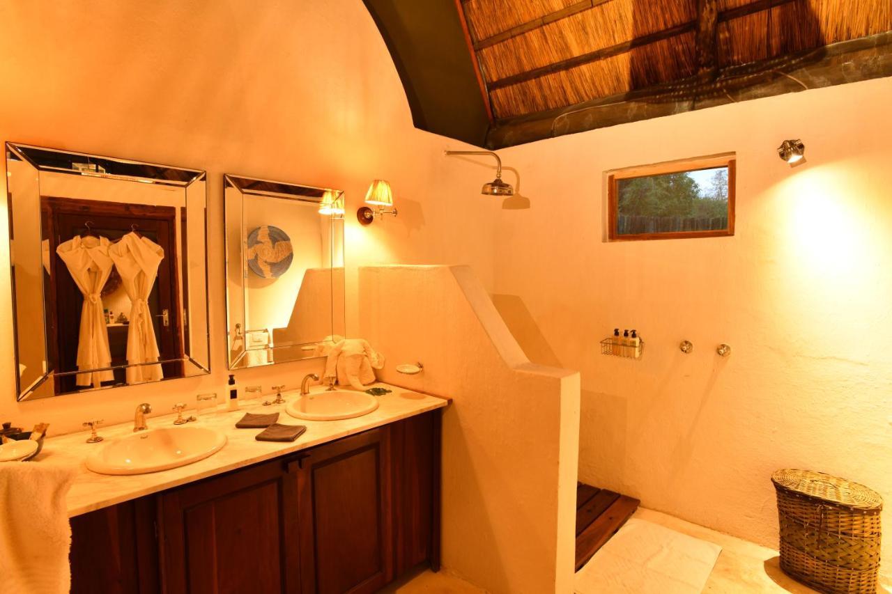 Royal Zambezi Lodge Mafuta Exterior foto