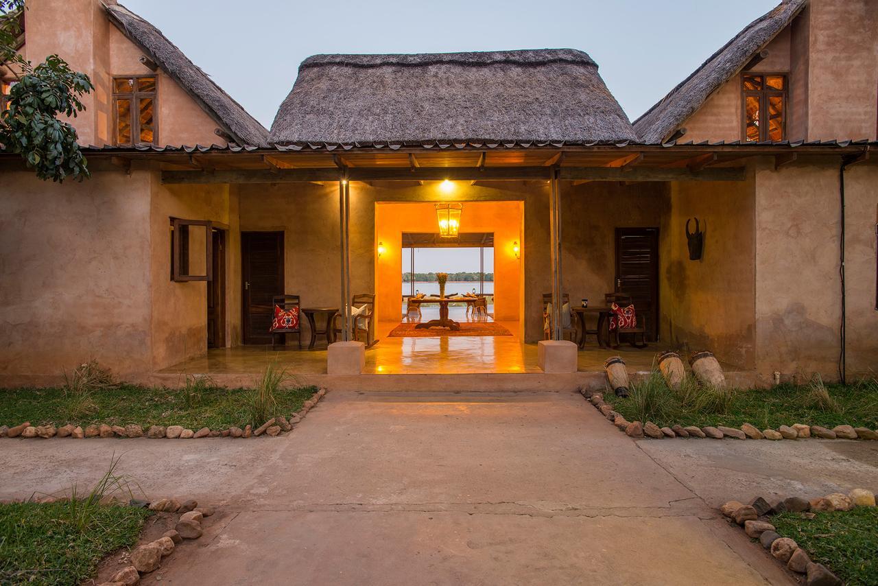 Royal Zambezi Lodge Mafuta Exterior foto