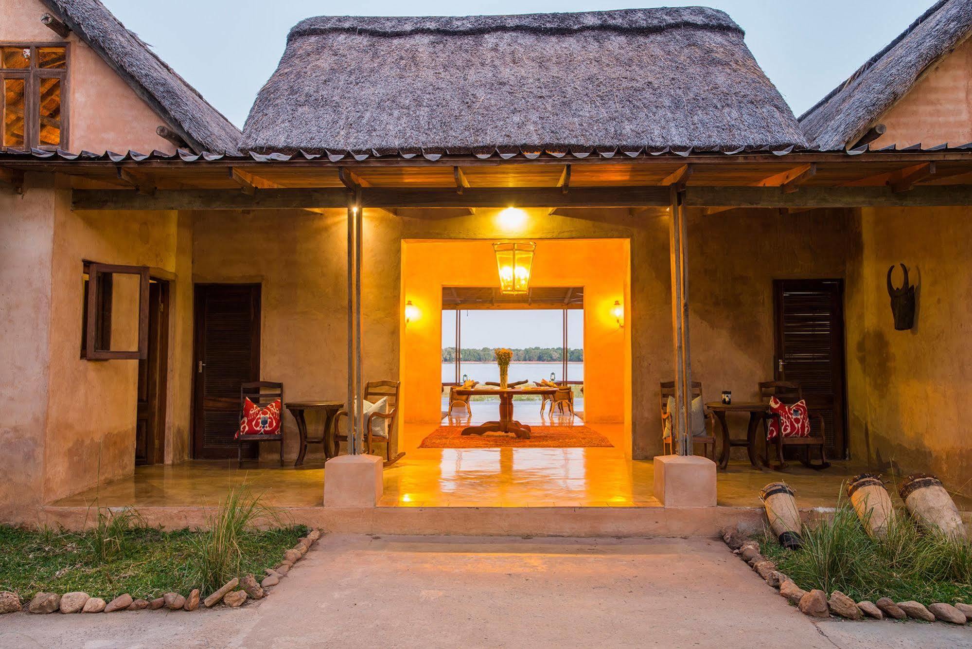 Royal Zambezi Lodge Mafuta Exterior foto